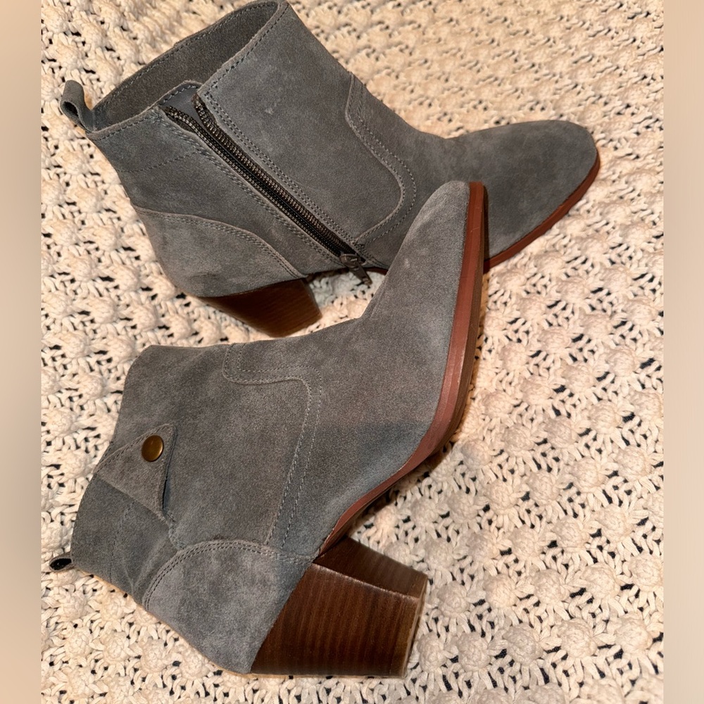 Diba Shoes Grey suede ankle boots women size 91/2